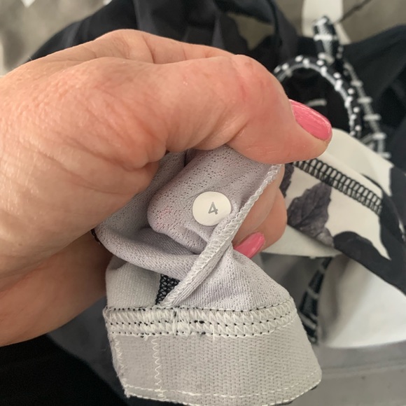 Lululemon Tank - Picture 4 of 4